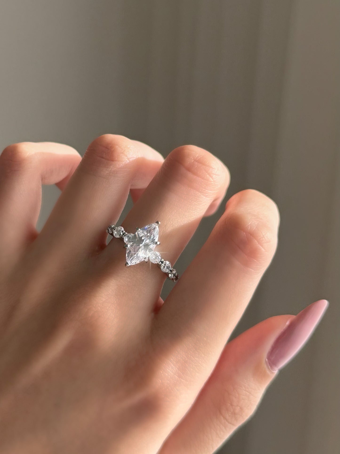Luna ring