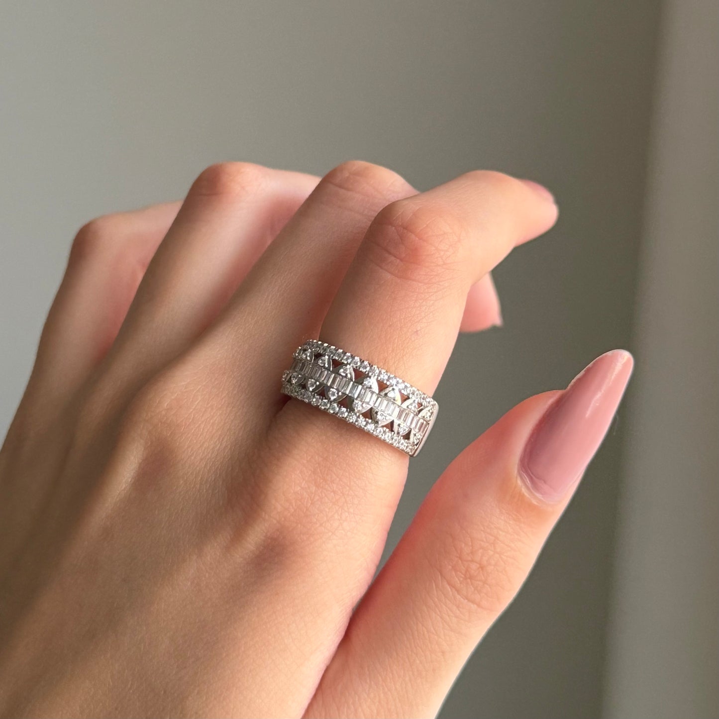 Zyra ring