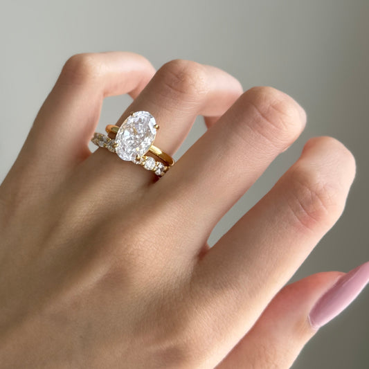 Cloe ring