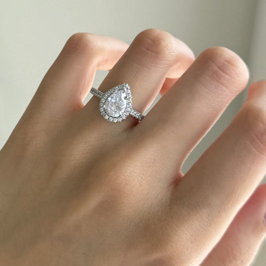 Lucia ring