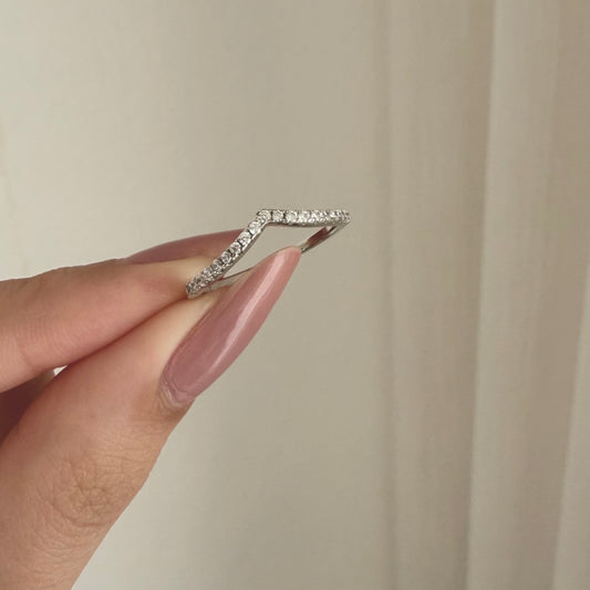 Mira curved ring