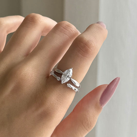 Lyra open ring